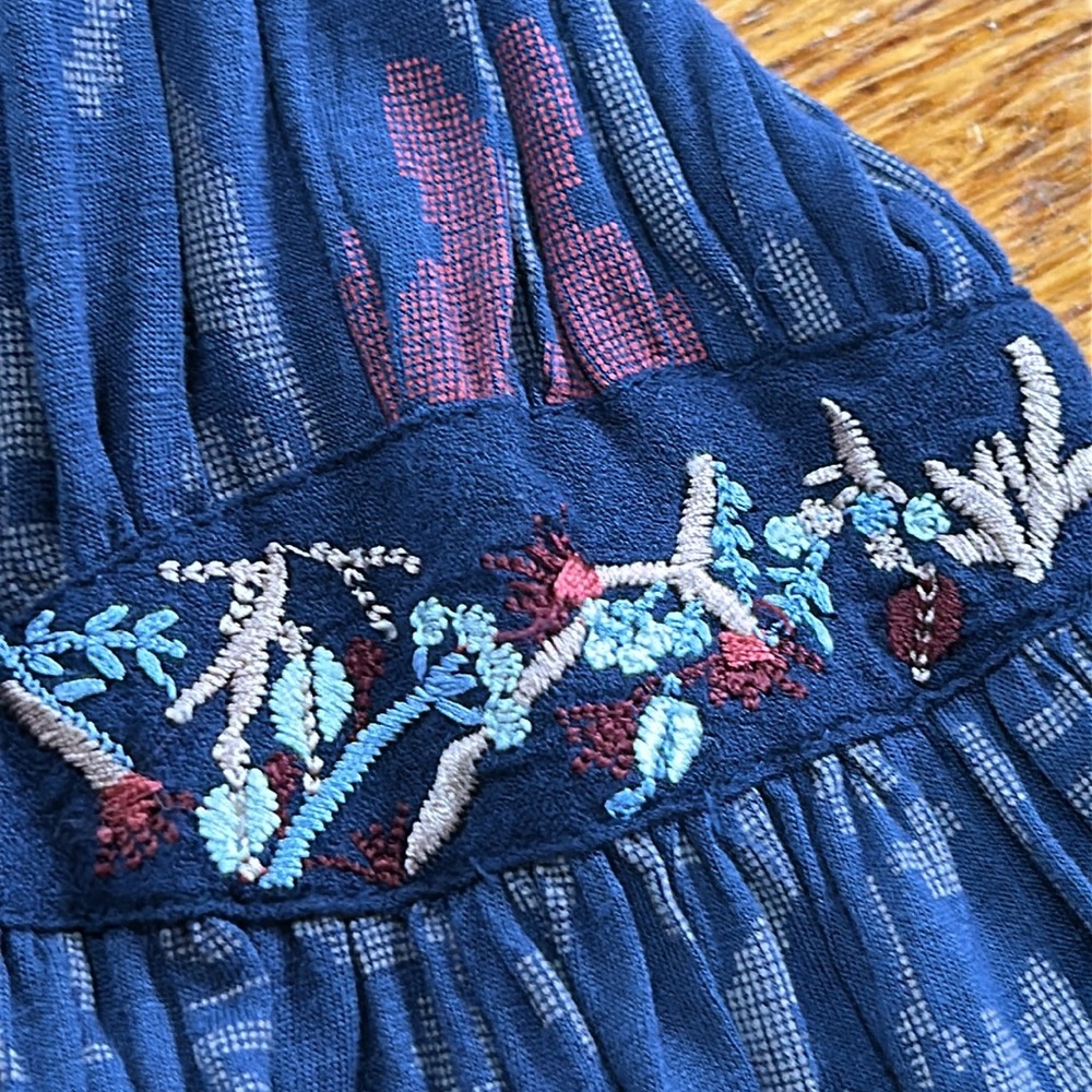 Lucky Brand mixed print boho top. Embroidery on sleeves and shoulders. Small. - Picture 3 of 11